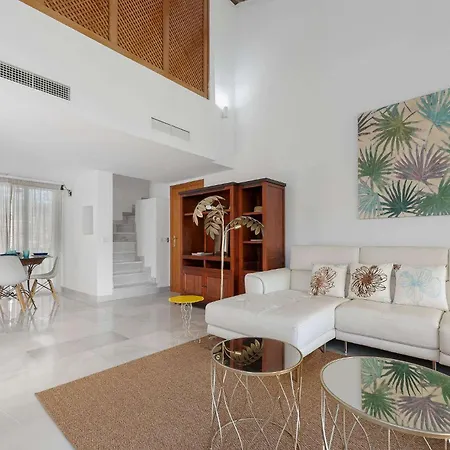 Beautiful Golfside Hideaway *