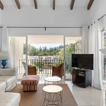 Beautiful Golfside Hideaway *